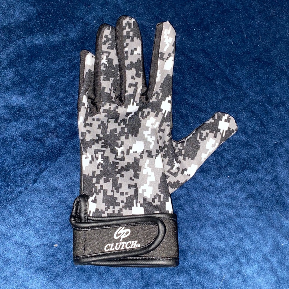 Clutch sport glove